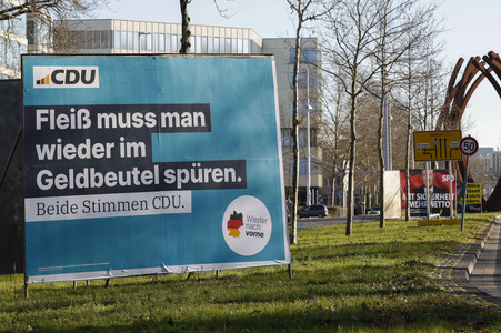 Wahlplakate zur Bundestagswahl 2025 in Bonn