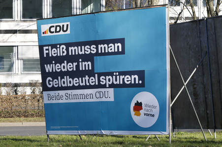 Wahlplakate zur Bundestagswahl 2025 in Bonn