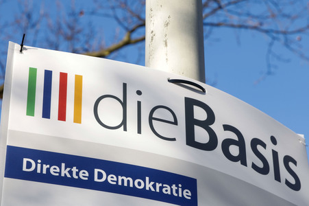 Wahlplakate zur Bundestagswahl 2025 in Bonn