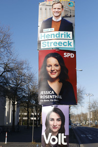 Wahlplakate zur Bundestagswahl 2025 in Bonn