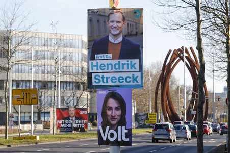 Wahlplakate zur Bundestagswahl 2025 in Bonn