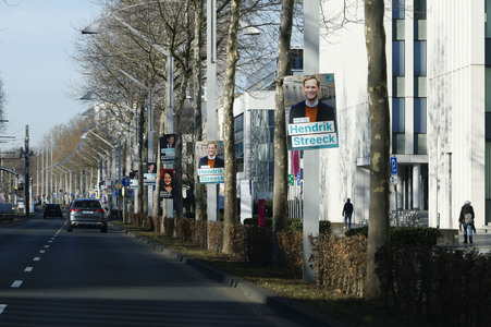 Wahlplakate zur Bundestagswahl 2025 in Bonn