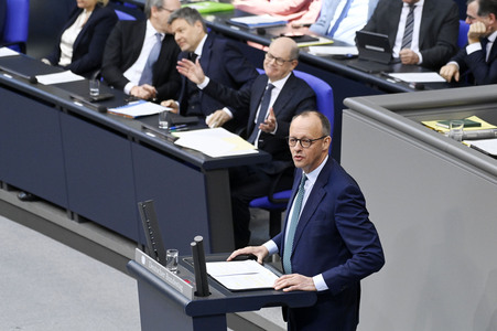 212. Sitzung des Deutschen Bundestages in Berlin