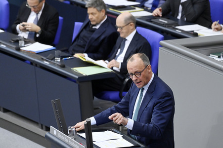 212. Sitzung des Deutschen Bundestages in Berlin