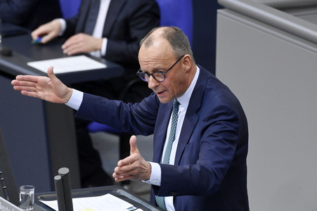 212. Sitzung des Deutschen Bundestages in Berlin