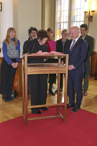 Eintrag der Berlinale-Jury in das Gästebuch von Berlin, Berlinale 2025