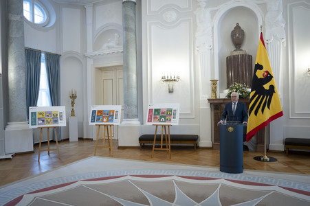 Übergabe der Wohlfahrtsmarken 2025 in Berlin