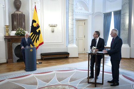 Übergabe der Wohlfahrtsmarken 2025 in Berlin