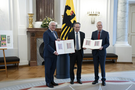 Übergabe der Wohlfahrtsmarken 2025 in Berlin