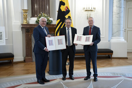 Übergabe der Wohlfahrtsmarken 2025 in Berlin