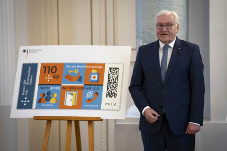 Übergabe der Wohlfahrtsmarken 2025 in Berlin