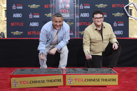 Hand and Footprint Ceremony mit Anthony und Joe Russo in Los Angeles