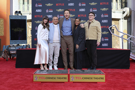 Hand and Footprint Ceremony mit Anthony und Joe Russo in Los Angeles