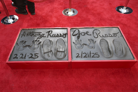 Hand and Footprint Ceremony mit Anthony und Joe Russo in Los Angeles