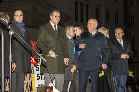 Demonstration zum dritten Jahrestag des Beginns des russischen Angriffskrieges auf die Ukraine in Berlin