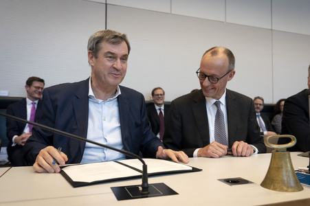 Konstituierende Fraktionssitzung von CDU und CSU in Berlin