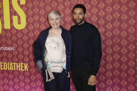 Serienpremiere 'Ghosts' in Köln