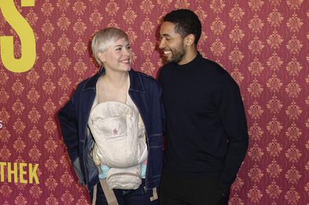 Serienpremiere 'Ghosts' in Köln