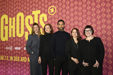 Serienpremiere 'Ghosts' in Köln