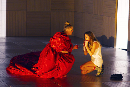 Theaterpremiere 'Die heilige Johanna der Schlachthöfe' in Berlin