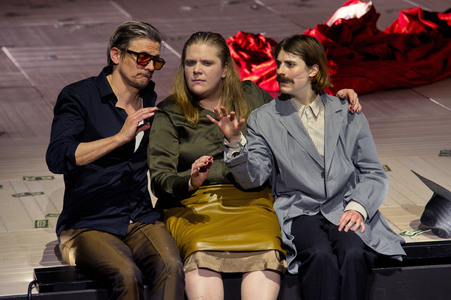 Theaterpremiere 'Die heilige Johanna der Schlachthöfe' in Berlin