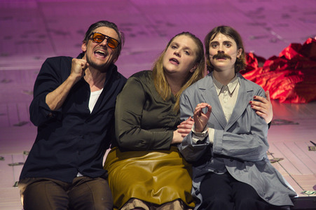 Theaterpremiere 'Die heilige Johanna der Schlachthöfe' in Berlin