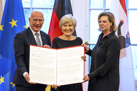 Verleihung der Ehrenbürgerwürde an Friede Springer in Berlin