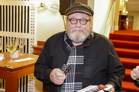 Theaterpremiere 'Oma Trick' in Berlin