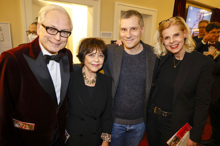 Theaterpremiere 'Oma Trick' in Berlin