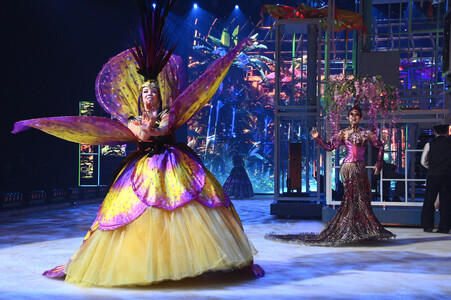 Eisrevue-Premiere 'Holiday on Ice - Horizons' in Berlin