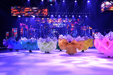 Eisrevue-Premiere 'Holiday on Ice - Horizons' in Berlin