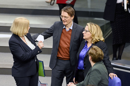 213. Sitzung des Deutschen Bundestages in Berlin