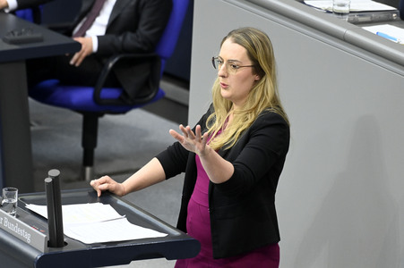 213. Sitzung des Deutschen Bundestages in Berlin