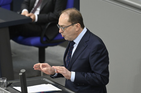 213. Sitzung des Deutschen Bundestages in Berlin