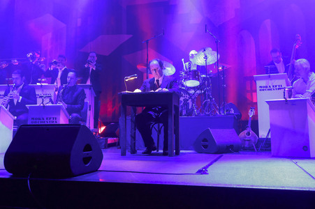 Musikalische Lesung mit Ulrich Noethen und dem Moka Efti Orchest