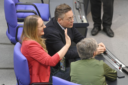 214. Sitzung des Deutschen Bundestages in Berlin