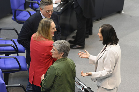 214. Sitzung des Deutschen Bundestages in Berlin