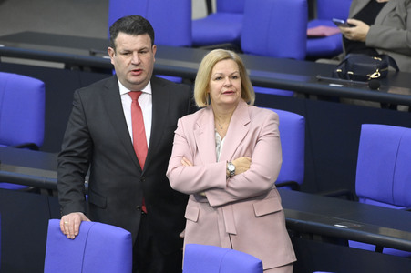 214. Sitzung des Deutschen Bundestages in Berlin