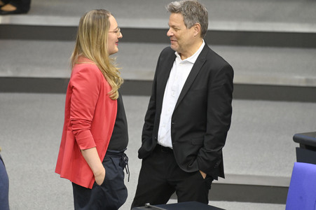 214. Sitzung des Deutschen Bundestages in Berlin