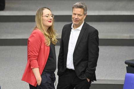 214. Sitzung des Deutschen Bundestages in Berlin