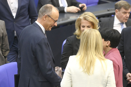 214. Sitzung des Deutschen Bundestages in Berlin