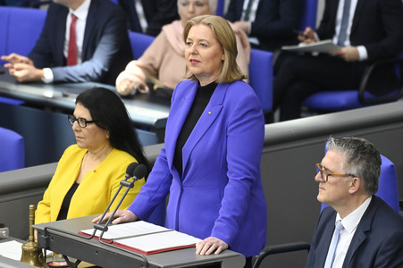 214. Sitzung des Deutschen Bundestages in Berlin