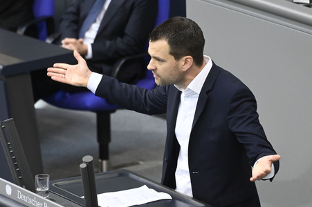 214. Sitzung des Deutschen Bundestages in Berlin