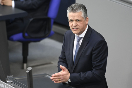 214. Sitzung des Deutschen Bundestages in Berlin