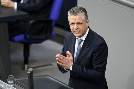 214. Sitzung des Deutschen Bundestages in Berlin