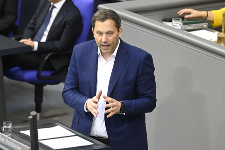 214. Sitzung des Deutschen Bundestages in Berlin