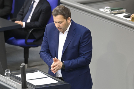 214. Sitzung des Deutschen Bundestages in Berlin