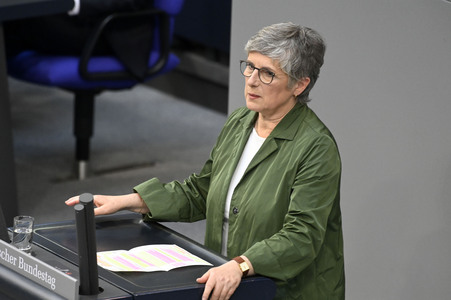 214. Sitzung des Deutschen Bundestages in Berlin