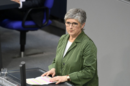 214. Sitzung des Deutschen Bundestages in Berlin