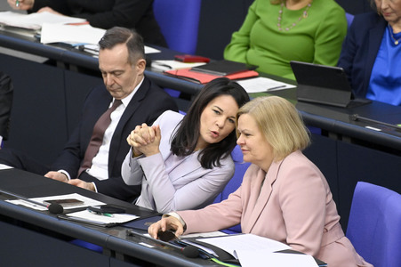 214. Sitzung des Deutschen Bundestages in Berlin